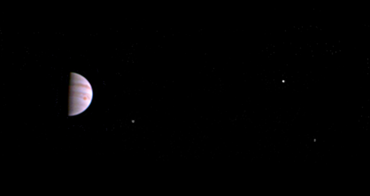 Juno-Spacecraft-Sends-First-In-orbit-View